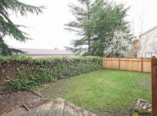 Building Photo - 4 Bedroom 2.5 Baths+ Bonus Home Office/ Woodinville $3850 per Month