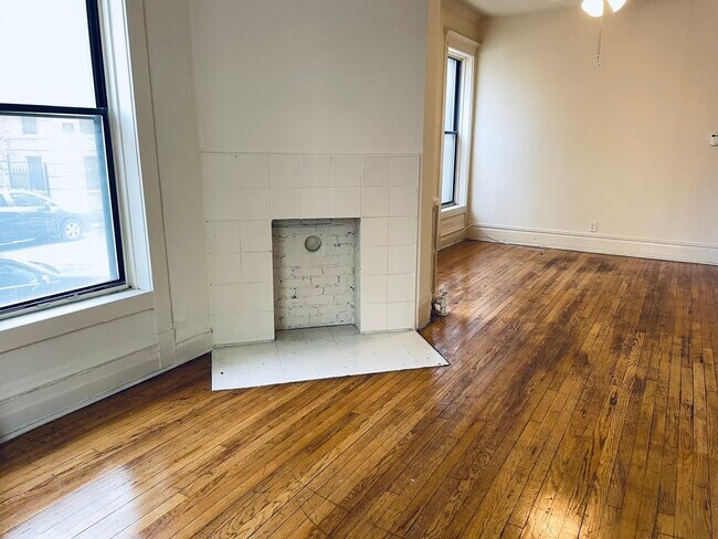 Building Photo - 3500 N Reta Ave