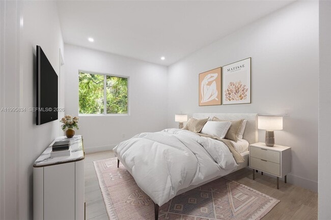 Building Photo - 3164 Plaza St