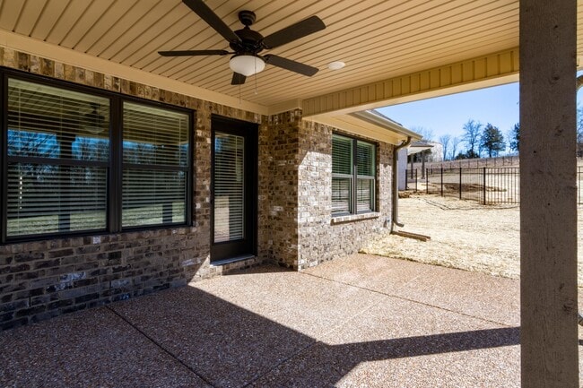 Building Photo - 290 Hutch Ct