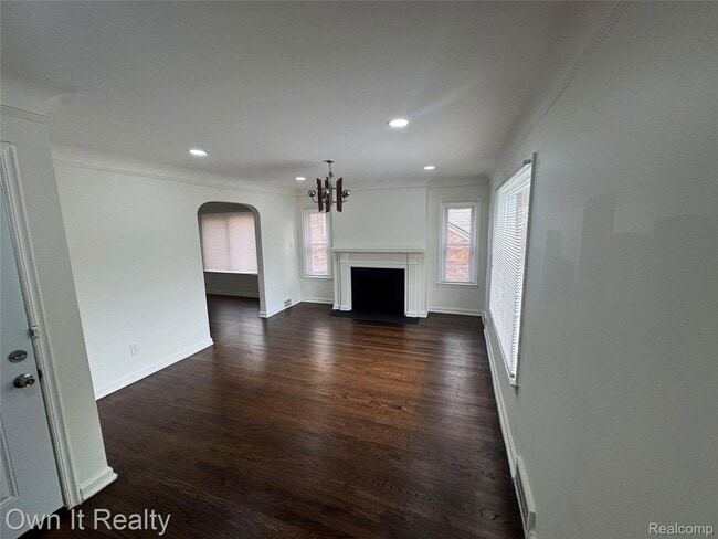 Building Photo - 8083 Mendota St