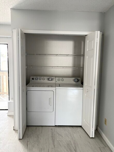 Building Photo - 115 Springwood Cir