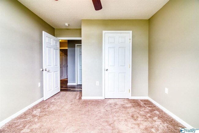 Building Photo - 328 Land Cir