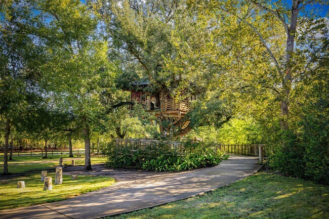 Building Photo - 12322 W Elizabeth Shore Loop