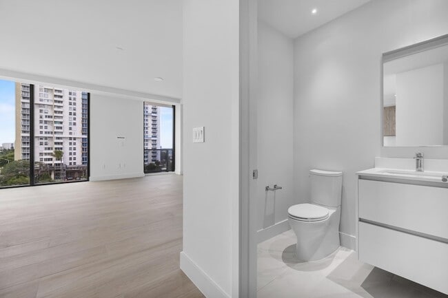 Building Photo - 305 Briny Ave