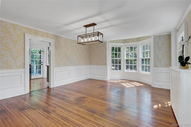 Building Photo - 324 Woodbine Ave