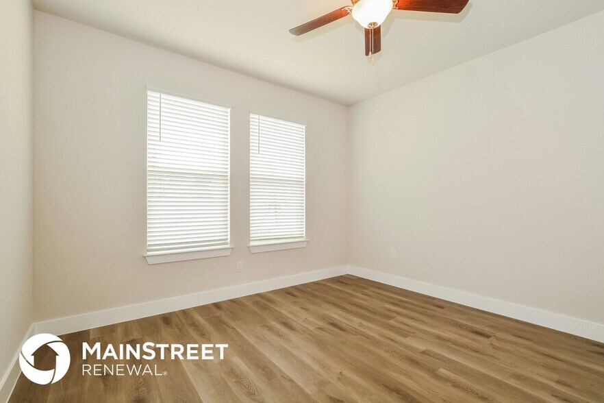 Building Photo - 332 Whiteheart Dr