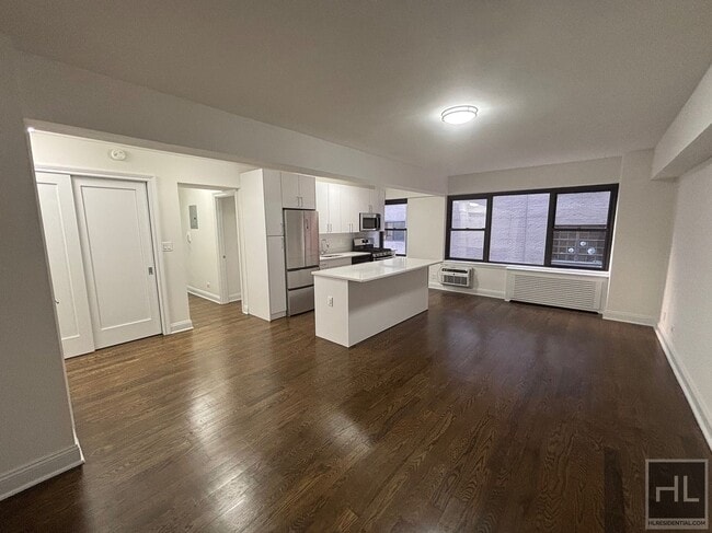 Building Photo - 157e E 57th St