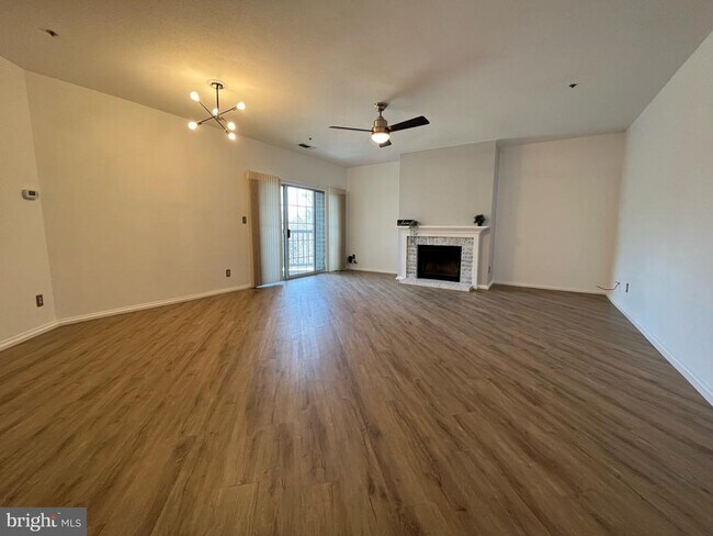 Building Photo - 600 Squire Ln