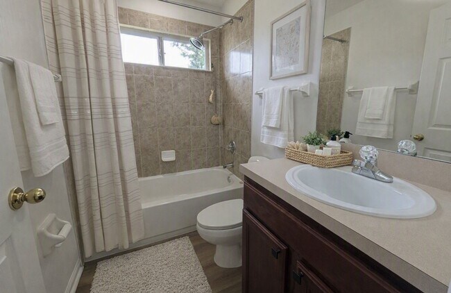 Building Photo - 130 Plantation Point Dr