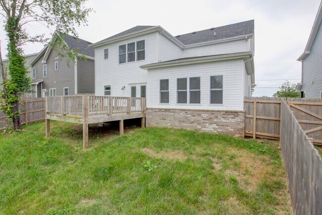 Building Photo - Whoa....this is sharp and new in every roo...