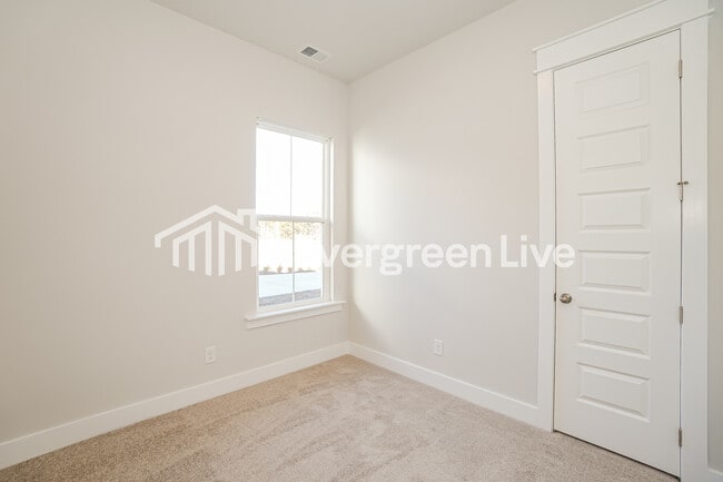 Building Photo - 129 Bloomsbury St