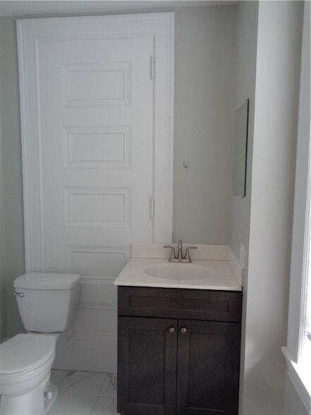 Building Photo - 22 W Third Street #203 Street Unit