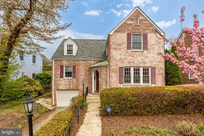 Building Photo - 4809 Wellington Dr