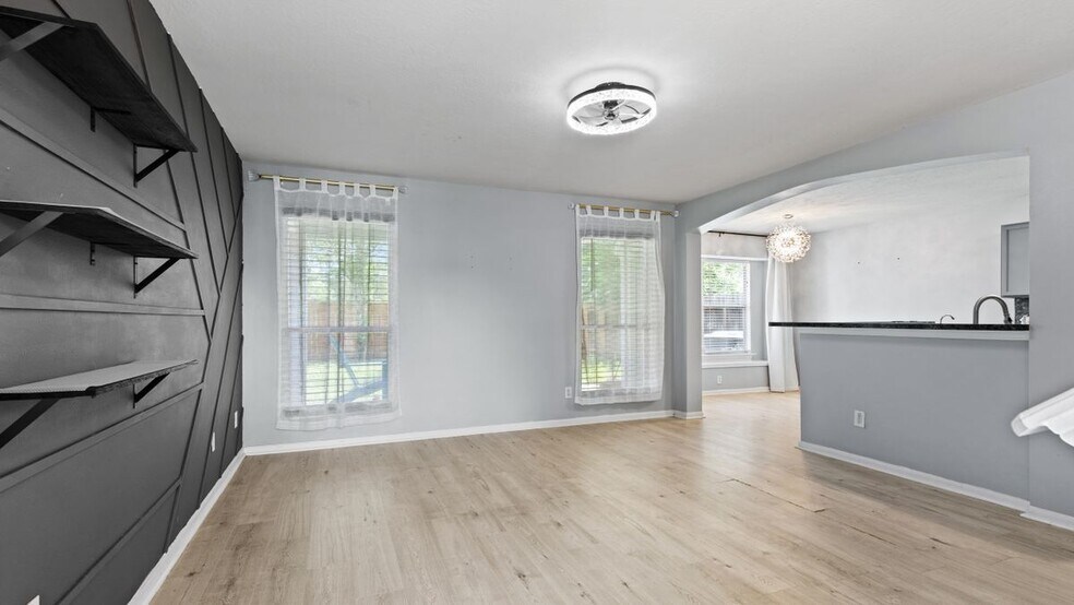 Building Photo - 8219 Fuqua Gardens Dr