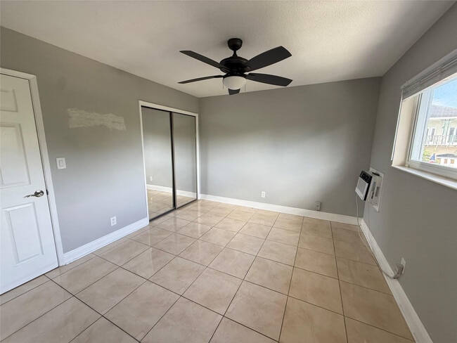 Building Photo - 1818 E Oakland Park Blvd