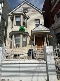 Building Photo - 21 Elliott St