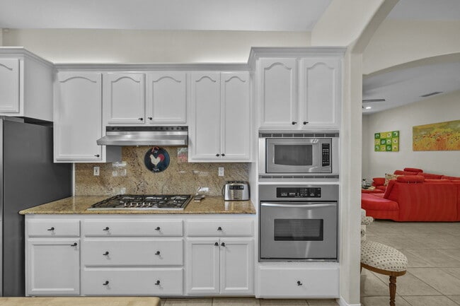 Building Photo - 15830 Rawhide Ln
