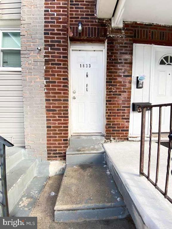 Building Photo - 1833 W Rockland St