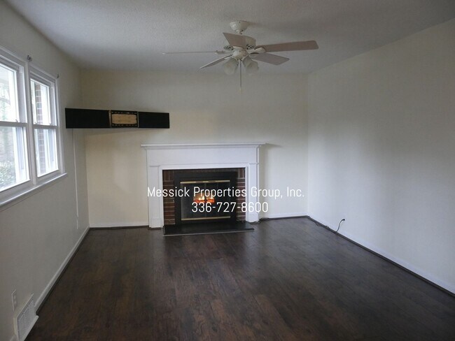 Building Photo - Quiet, Convenient Location, off Country Cl...