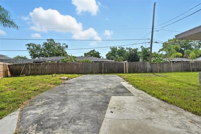 Building Photo - 4405 Almark Dr