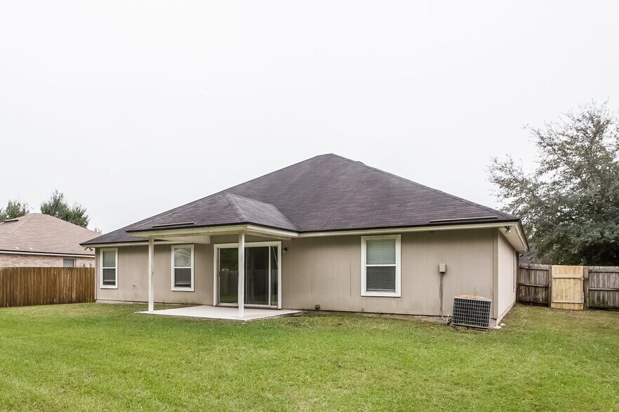 Building Photo - 9225 Hawks Run Ln