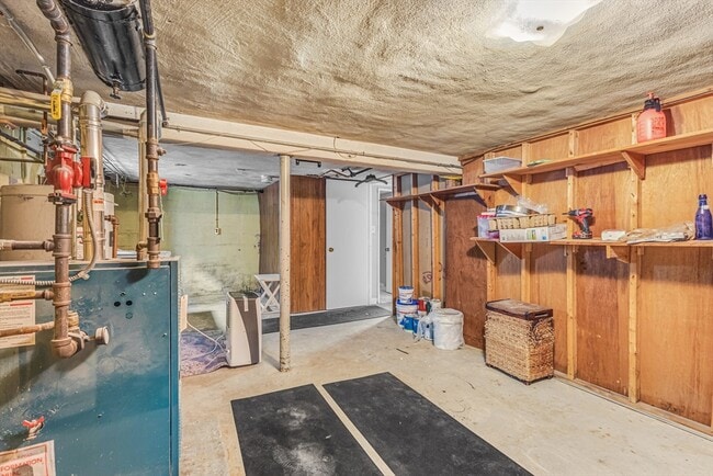Building Photo - 131 Hibbert St