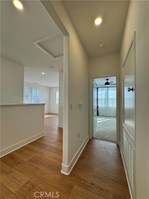 Building Photo - 450 Lobata