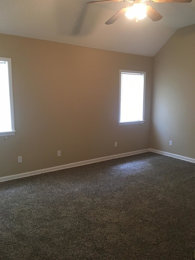 Building Photo - 403 9th Ave