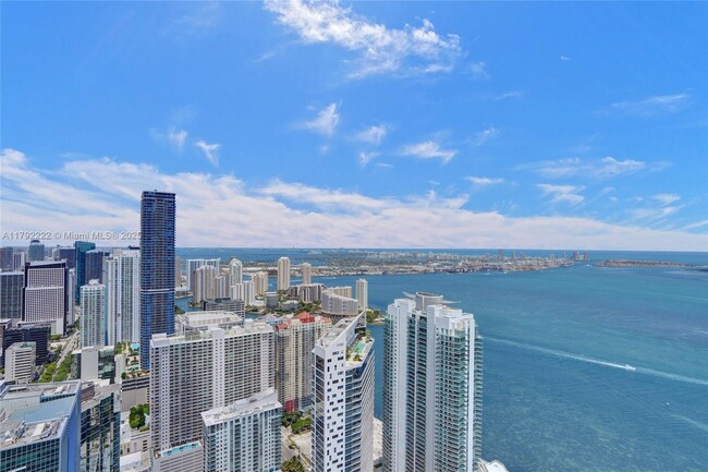 Building Photo - 1425 Brickell Ave