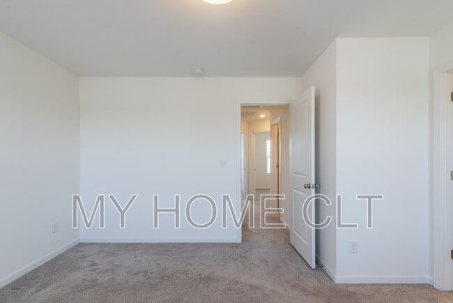 Building Photo - 15010 Scoter St