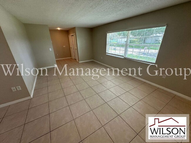 Building Photo - 620 Lakespur Ln