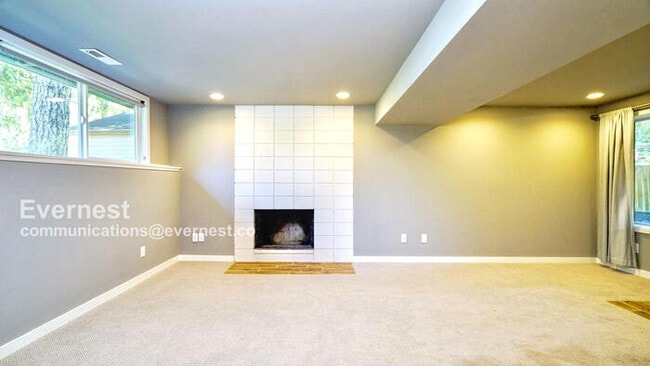 Building Photo - 13787 NE 77th Pl