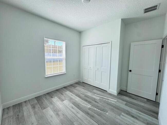 Building Photo - 482 Marion Oaks Manor