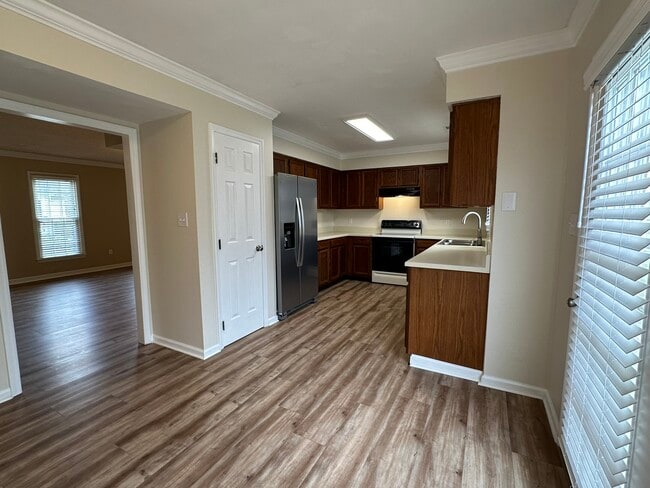 Building Photo - 328 Brookside Ct