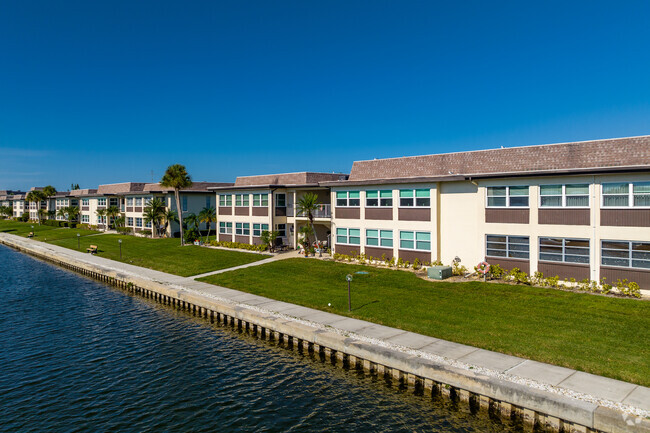 Building Photo - Gulf Harbors Condo's