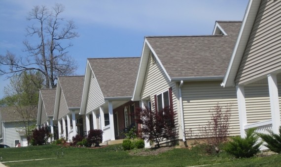 Building Photo - Crescent Pointe