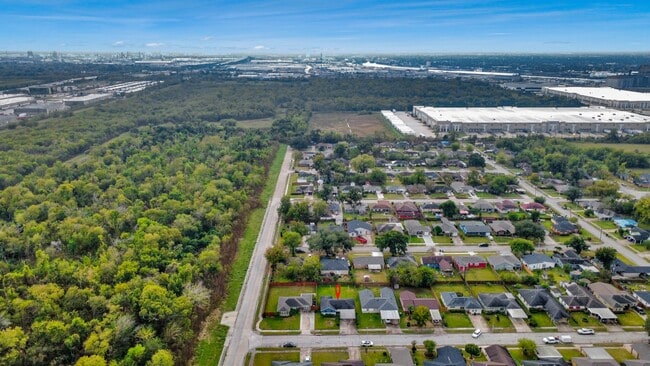 Building Photo - 8534 Fillmore St