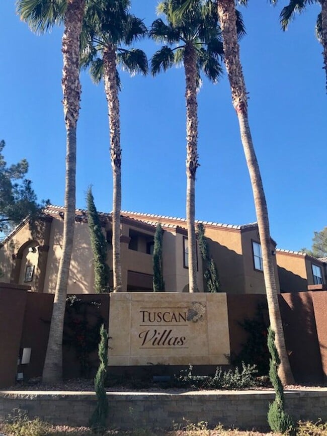 Building Photo - AWESOME 2 BEDROOM UPGRADED CONDO NEAR STRIP W/ RV PARKING!!!