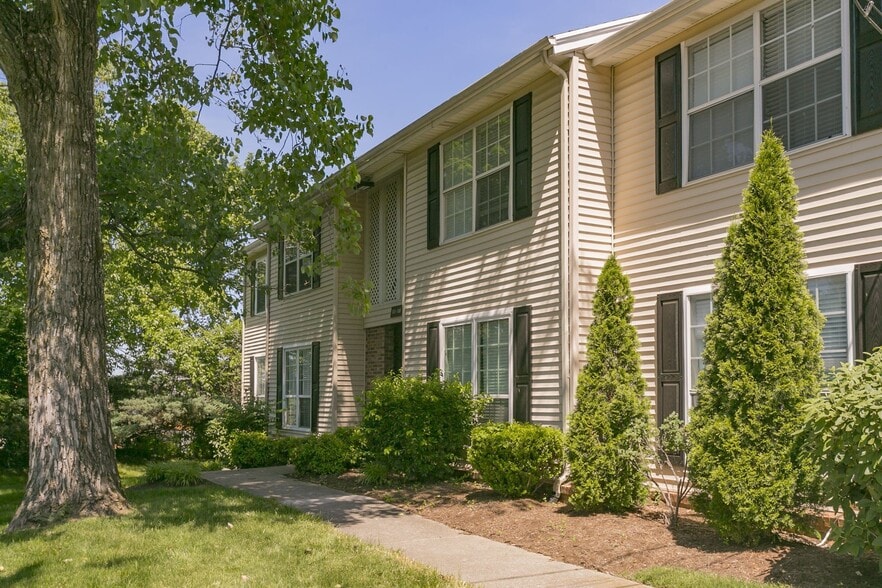 Building Photo - Southwood Apartments