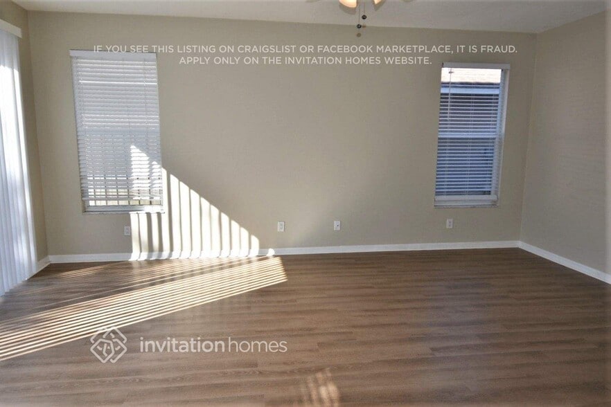 Building Photo - 9712 Laurel Ledge Dr