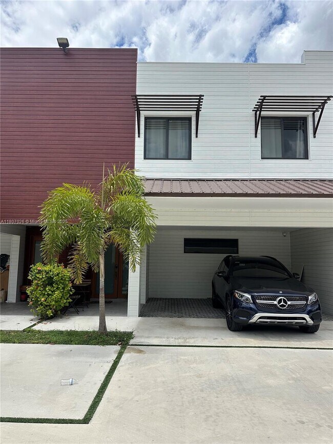 Primary Photo - 958 NW 10th St