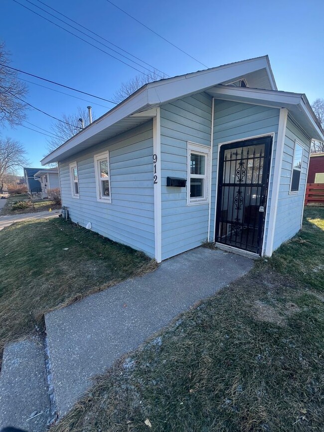 Primary Photo - House Next to Emplify (Gundersen) Hospital