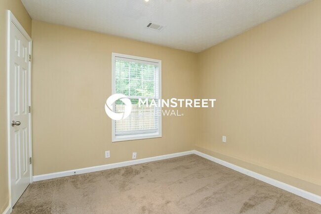 Building Photo - 3 Bedroom Pet-Friendly Home in Sugar Hill, GA with Main Street Renewal