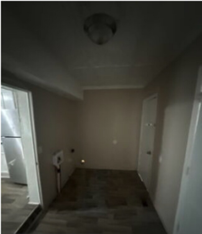 Building Photo - 218 Irving Ave