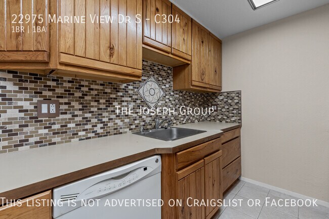 Building Photo - Des Moines 1 bed with view of Puget Sound