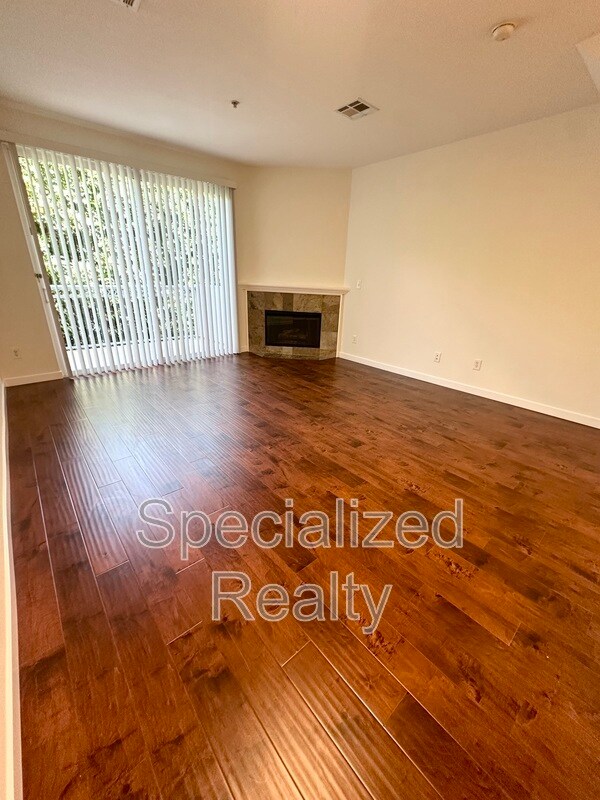 Building Photo - 5716 Whitsett Ave