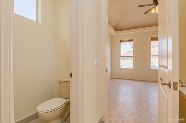 Building Photo - 26 Keystone Dr