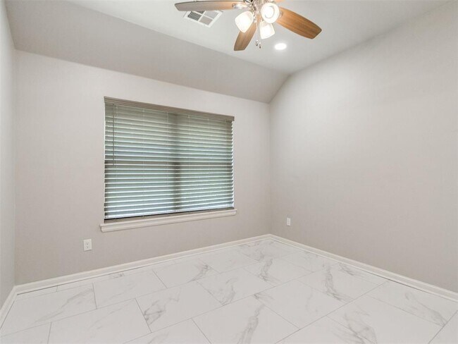 Building Photo - 3112 NW 184th Terrace