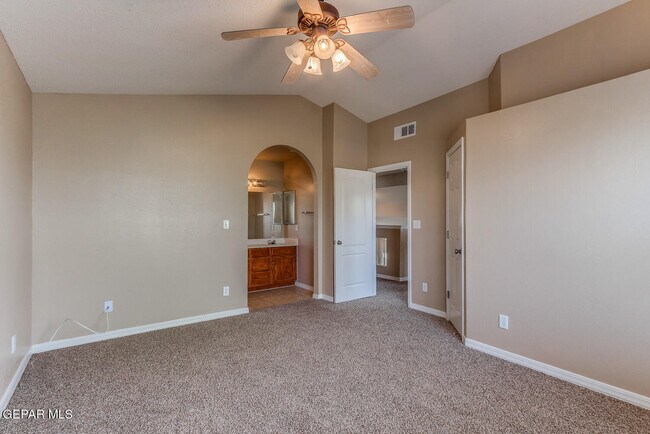 Building Photo - 628 Paseo Hermoso Dr
